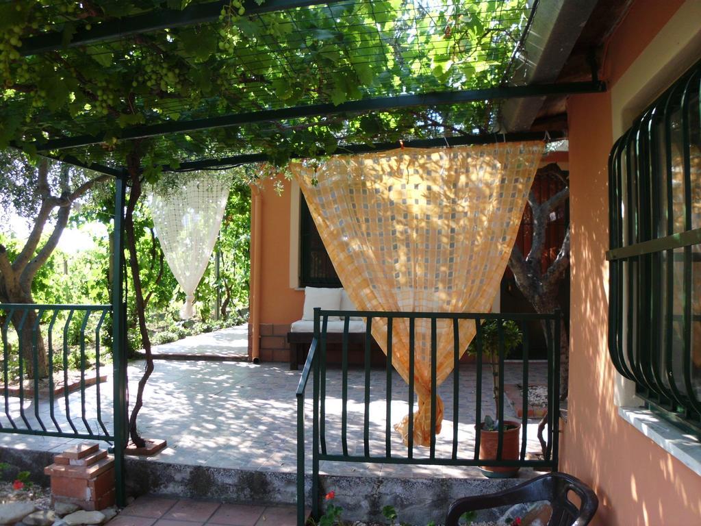 Il Vigneto "Cottage" Gaggi Екстер'єр фото